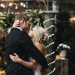 Ravenberg Photography - First dance at a Utah wedding at Cactus and Tropicals