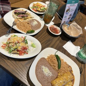 Serranos - Lunch! - Tex-Mex Near Me - Cedar Park, Texas