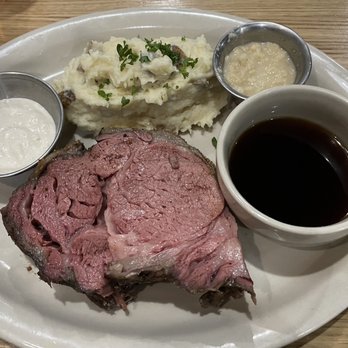 Filos Tavern - Prime rib, mashed potatoes, horseradish purée and cream, au jus. - American Near Me - Winchester, Tennessee Filos Tavern - Prime rib, mashed potatoes, horseradish purée and cream, au jus. - American Near Me - Winchester, Tennessee