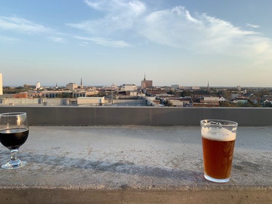Pour Taproom: Charleston by null