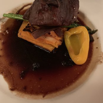 Deer Lodge - Hotels Near Me - Lake Louise, Alberta