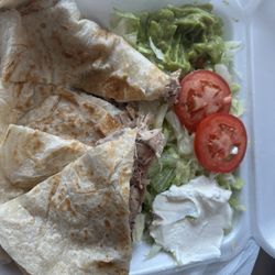 Los Jarritos - Pernil quesadilla