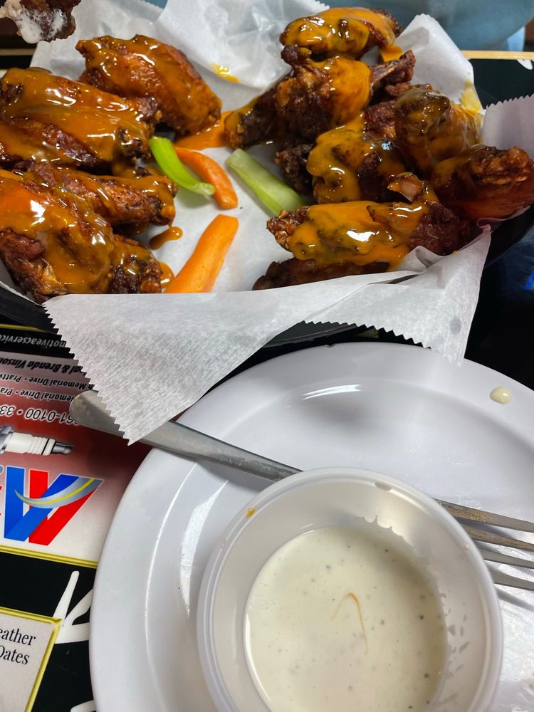 COACHES CORNER SPORTS BAR & GRILL Updated October 2024 99 Photos & 93 Reviews 203 Orline