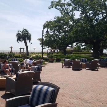 Bucky's Birdcage Lounge - Outdoor area - Lounges Near Me - Point Clear, Alabama