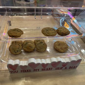 Local Scoop - Chocolate Chip and Snickerdoodle Cookies for Ice Cream Sandwiches - Ice Cream & Frozen Yogurt Near Me - Mammoth Lakes, California