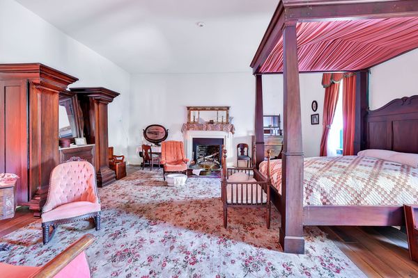 Oaklands Mansion by null