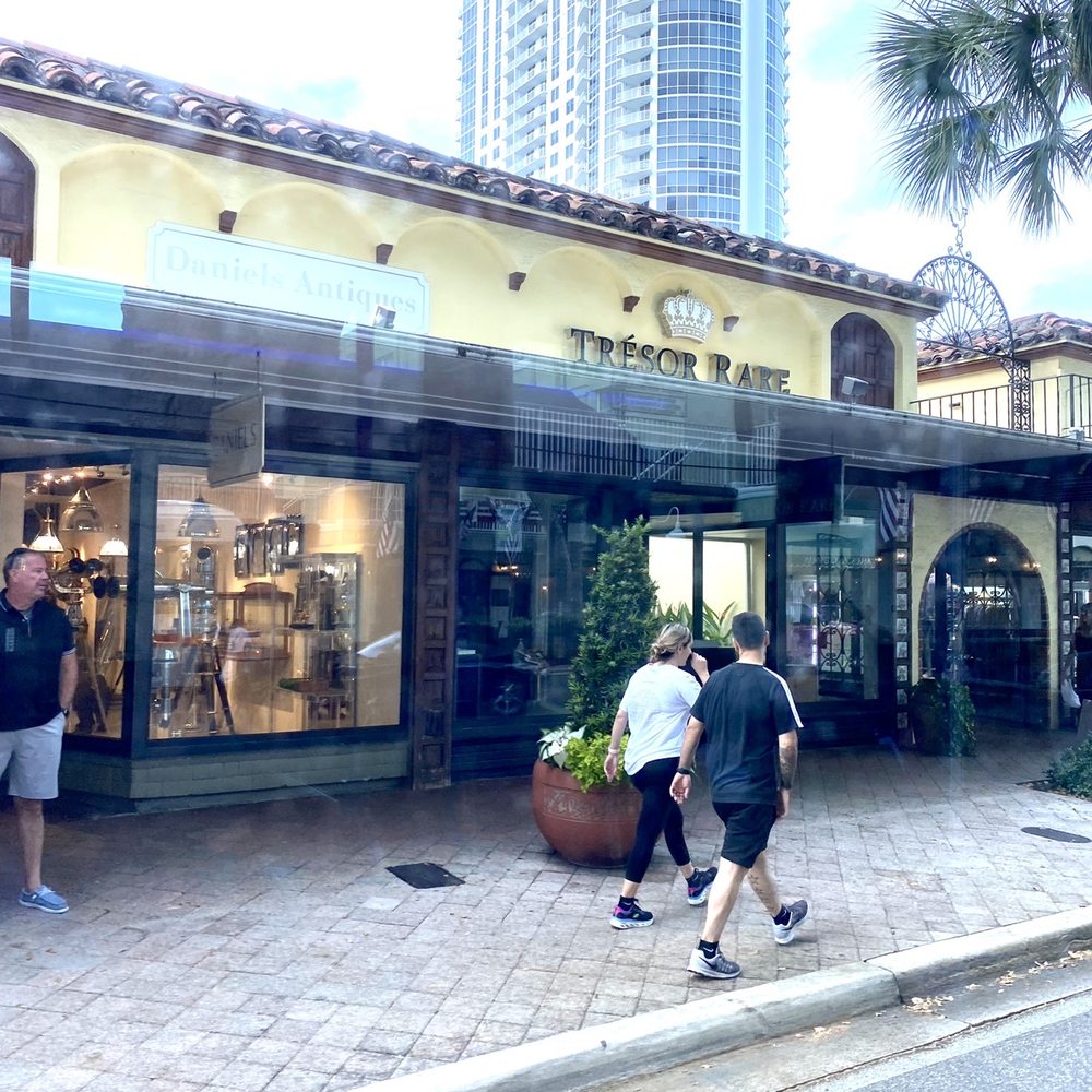 Las Olas Boulevard - Fun shopping - Local Flavor Near Me - Fort Lauderdale, Florida Las Olas Boulevard - Fun shopping - Local Flavor Near Me - Fort Lauderdale, Florida