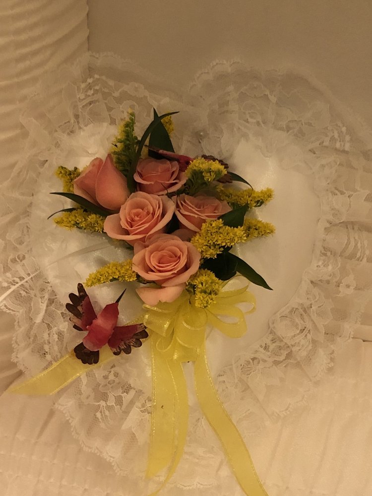 GREEN THUMB FLORIST Updated September 2024 44 Photos & 40 Reviews