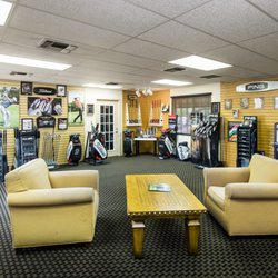 Palm Desert Golf Academy - Member Lounge at The Palm Desert Golf Academy