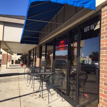 Grounds For Celebration - Patio/ sidewalk seating - Coffee & Tea Near Me - Windsor Heights, Iowa