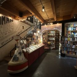 Wolverine Farm Publick House - Library area