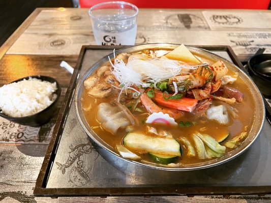 Tawian Hotpot by null