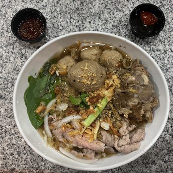 Hoa Binh Supermarket - International Grocery Near Me - Pomona, California