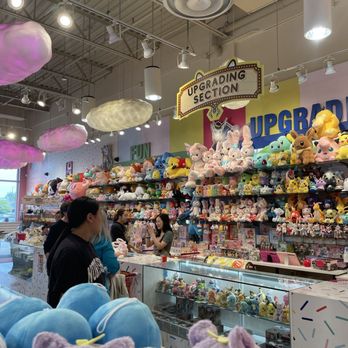 Claw & Kitty - Arcades Near Me - Markham, Ontario