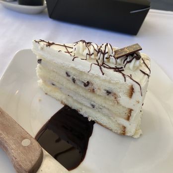 General Warren - Cannoli cake - American Near Me - Malvern, Pennsylvania