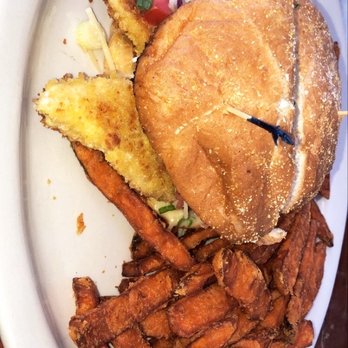 Lazy Days Restaurant - Yellow tail Snapper sandwich - Seafood Near Me - Islamorada, Florida