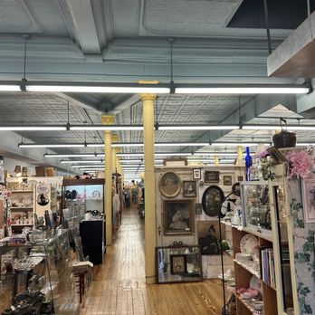 Downtown Antique Mall - Interior  4/2024 - Antiques Near Me - New Braunfels, Texas