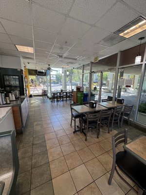 The Ma'lawah Bar by null