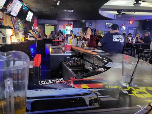 Dingers Sports Bar & Grill by null