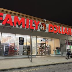 Family Dollar Store - Outside view