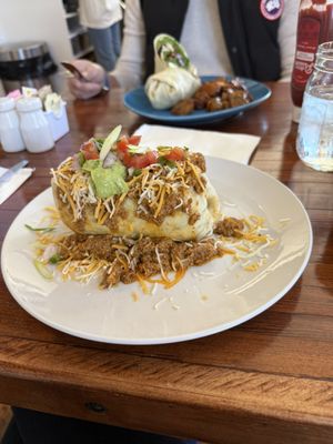 Henry’s On Clay by null