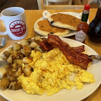 Sunset Grill - Breakfast & Brunch Near Me - Mississauga, Ontario