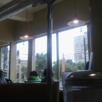 Peach's Restaurant - Inside - American Near Me - Chicago, Illinois