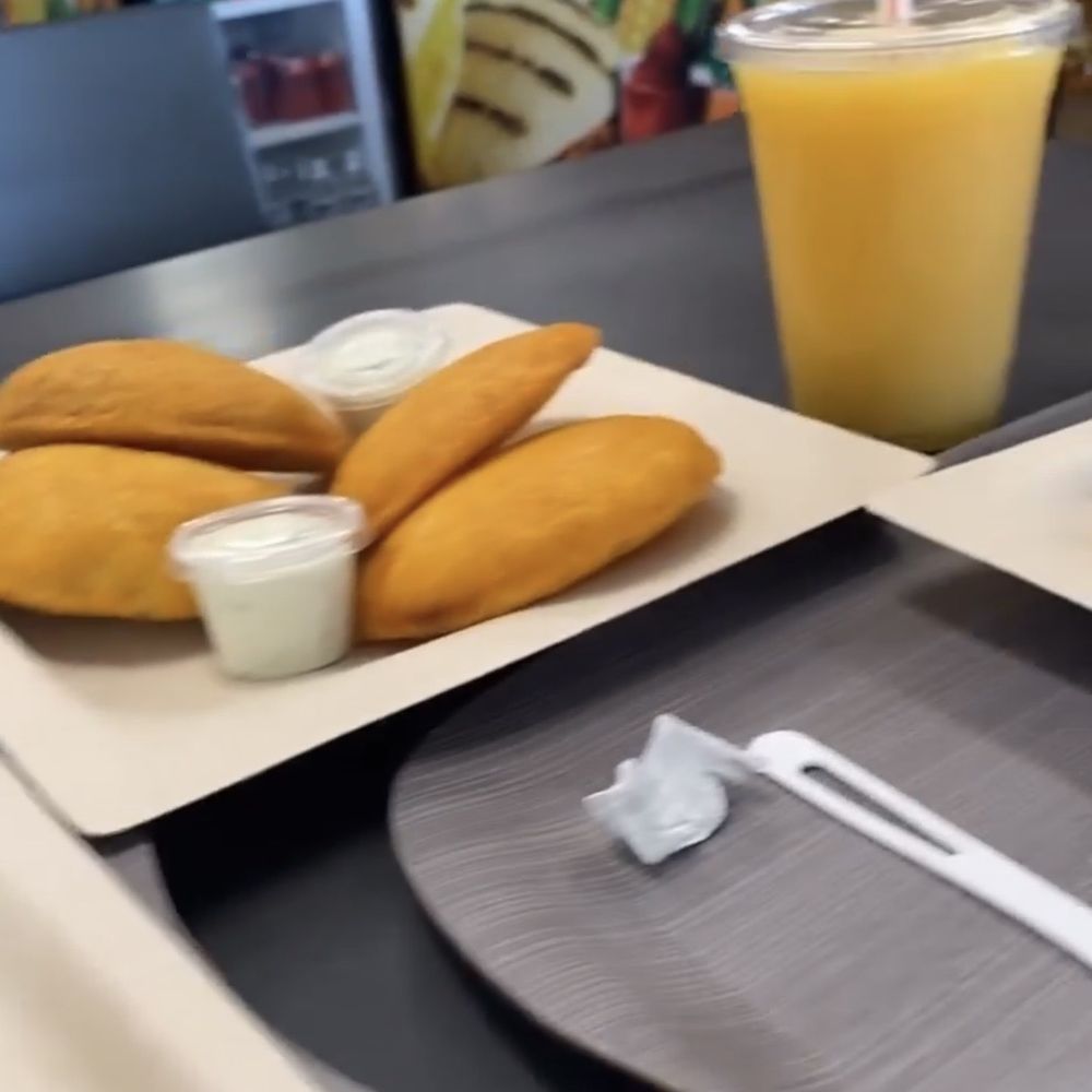 Teque Arepa - Empanas y jugo de mango - Venezuelan Near Me - Eden Prairie, Minnesota Teque Arepa - Empanas y jugo de mango - Venezuelan Near Me - Eden Prairie, Minnesota