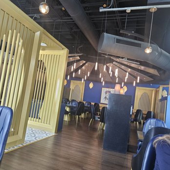 Naan Indian Bistro - Dining room - Indian Near Me - Moorestown, New Jersey