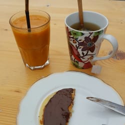 Café de la Fontaine - Smoothie abricot - thé et pancake fleir d'orange et pâte à tartiner