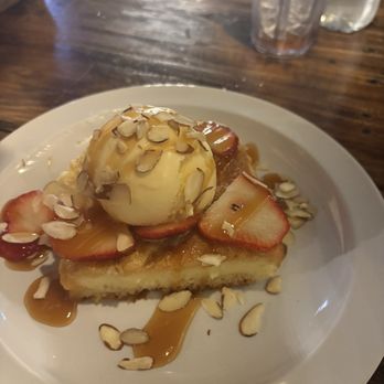 Pa'Onde Sea - Fried cheesecake with strawberries - Puerto Rican Near Me - Carolina, Puerto Rico Pa'Onde Sea - Fried cheesecake with strawberries - Puerto Rican Near Me - Carolina, Puerto Rico