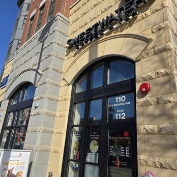 Sweetwaters Coffee & Tea - Bakeries Near Me - Naperville, Illinois