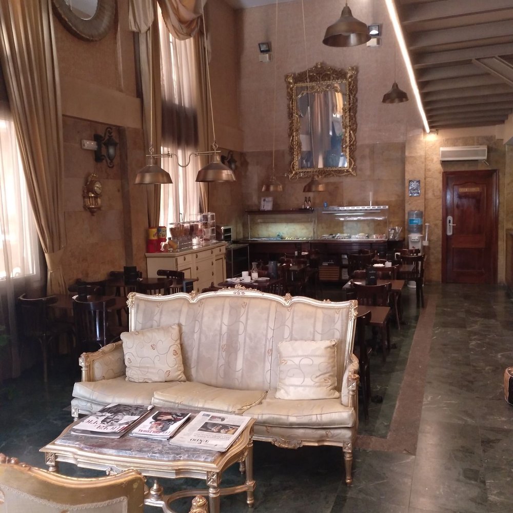 Hotel Caballero Errante - Lobby and cafeteria - Hotels Near Me - Madrid, M
