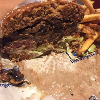 Islands Restaurant - Hula - Sports Bars Near Me - Irvine, California