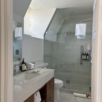 Fairmont Empress - Bathroom - Hotels Near Me - Victoria, British Columbia