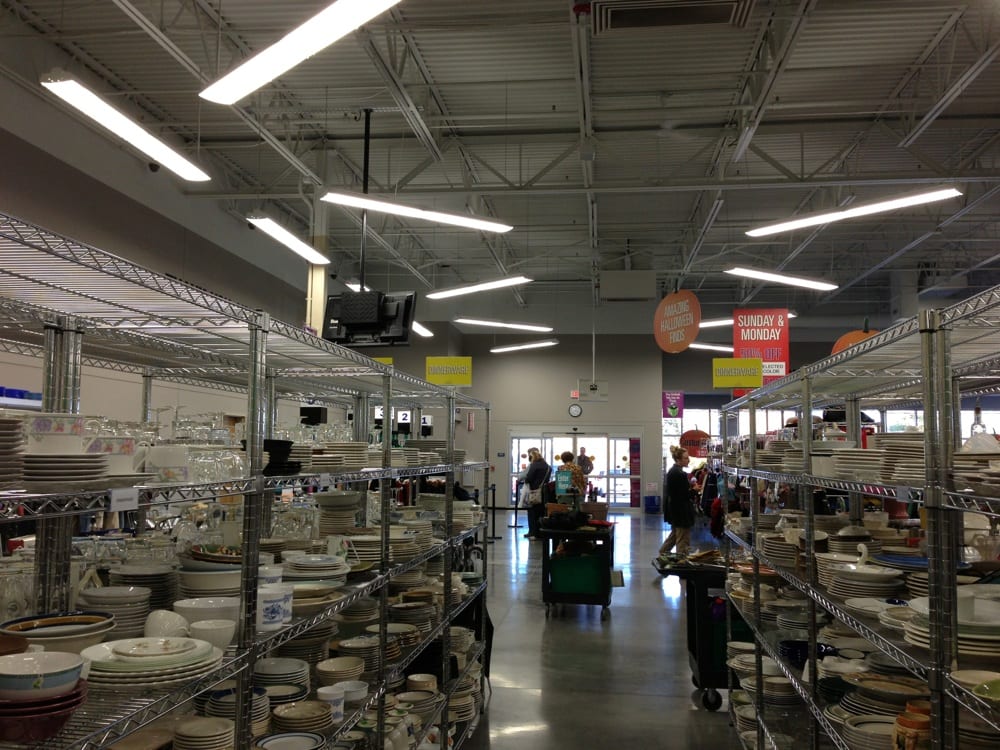 GOODWILL STORE Updated October 2024 21 Reviews 1715 Wisconsin Ave