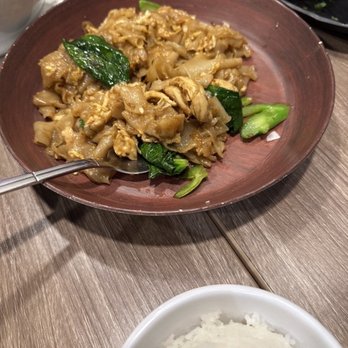 Siam Station - Pad See Ew - Thai Near Me - Irvine, California Siam Station - Pad See Ew - Thai Near Me - Irvine, California