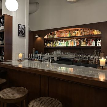 Camelia - Inside - bar area - French Near Me - Los Angeles, California
