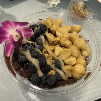 Mini Monster Cafe - Diamond Head with banana delete - Coffee & Tea Near Me - Honolulu, Hawaii
