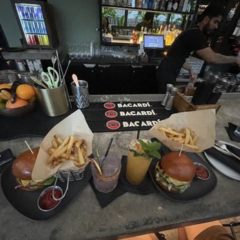 Le Chick - Cocktail Bars Near Me - Miami, Florida Le Chick - Cocktail Bars Near Me - Miami, Florida