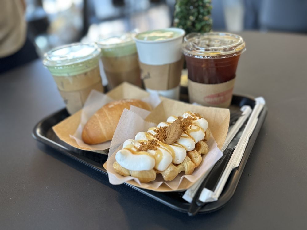 Social spots from CAFE FLAT