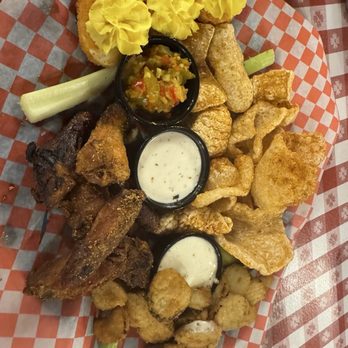 Bennett's Pit Bar-B-Que - Barbeque Near Me - Pigeon Forge, Tennessee