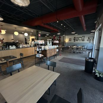 Pilcrow Coffee - Sitting area - Coffee Roasteries Near Me - Milwaukee, Wisconsin Pilcrow Coffee - Sitting area - Coffee Roasteries Near Me - Milwaukee, Wisconsin