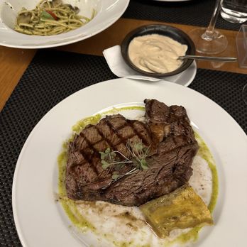 La Paparrucha Restaurante Argentino - My ribeye and mushroom/pesto linguine - Argentine Near Me - Lisbon, 11 La Paparrucha Restaurante Argentino - My ribeye and mushroom/pesto linguine - Argentine Near Me - Lisbon, 11