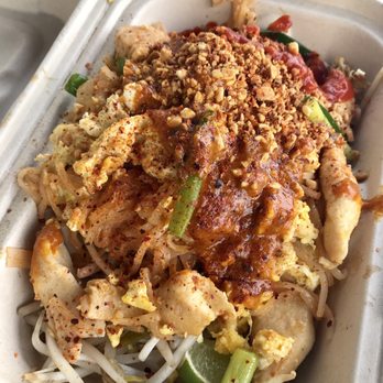Lemongrass Plates - Chicken pad thai w/ peanut sauce - Asian Fusion Near Me - San Diego, California