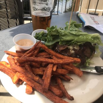 Waddell's Pub and Grill - Pubs Near Me - Spokane, Washington