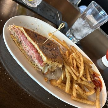 Tribute Eatery & Bar - Cubano - Bars Near Me - Coralville, Iowa