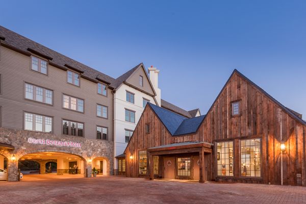 Grand Bohemian Mountain Brook, Autograph Collection by null