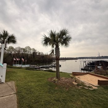 Toucan’s Lakefront Restaurant - New American Near Me - Mooresville, North Carolina Toucan’s Lakefront Restaurant - New American Near Me - Mooresville, North Carolina
