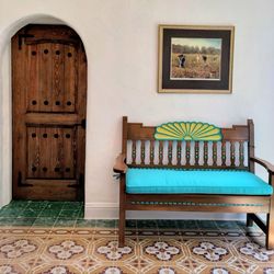 Beautiful hacienda style art and local borderland influences - authentic style.